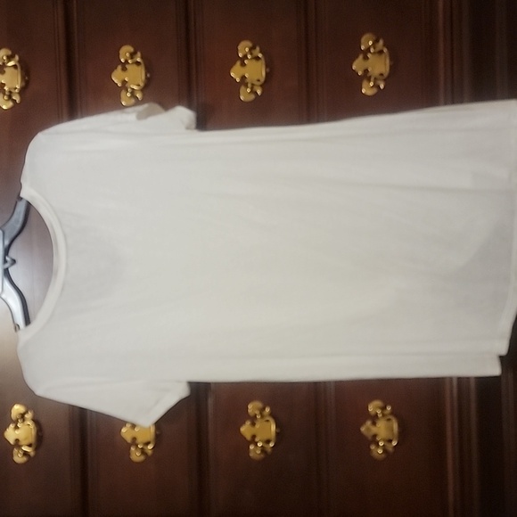 White T-Shirt With Knot - Picture 5 of 5